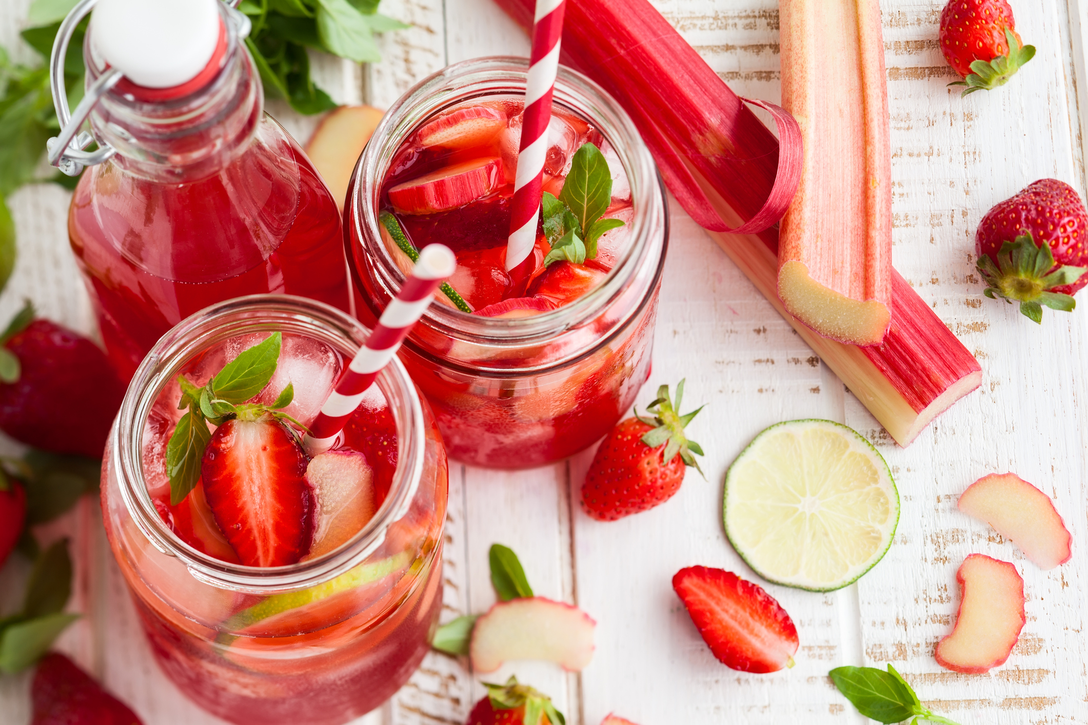 rhubarb ginger spritzer